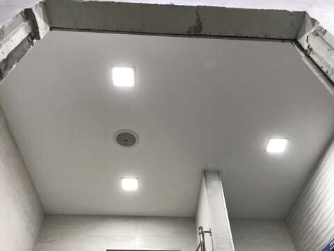 Потолок в ванную 4.7 м2