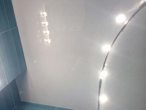 Потолок в ванную 2.3 м2