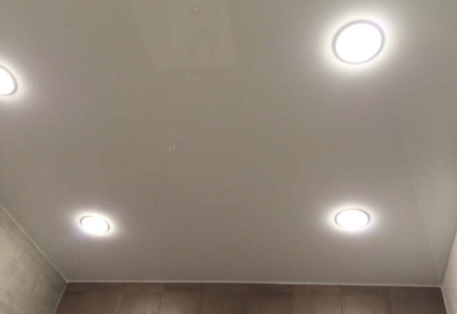 Потолок в ванную 4.5 м2